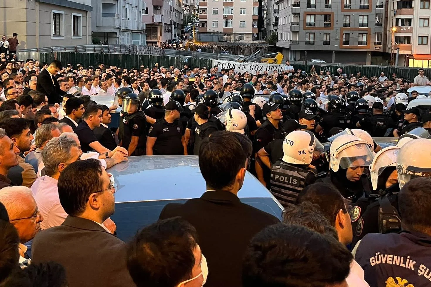 Süleymancılar’ın merkezine polis baskını! Adreste arama yapılıyor