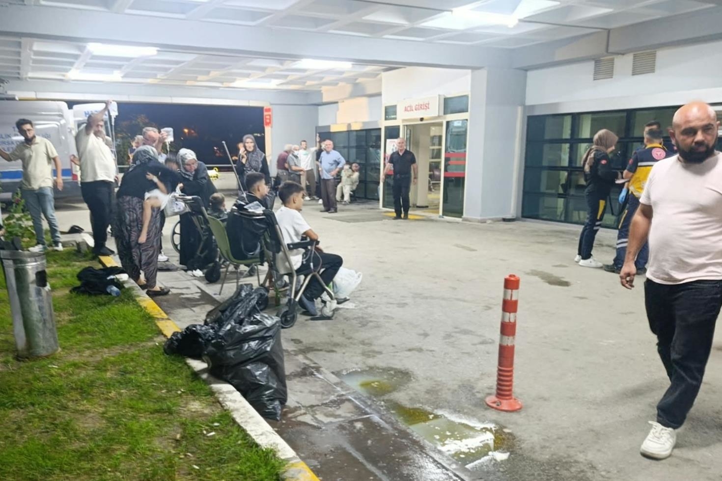 Sünnet düğününde zehirlenme şüphesi: Yüzlerce davetli acile koştu