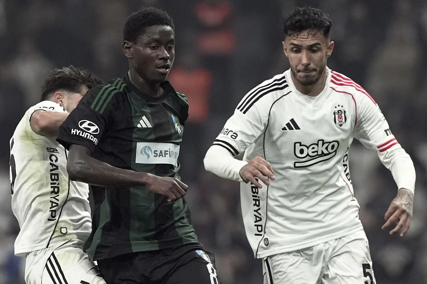 Süper Lig’in yıldızı aşkı için yurt dışına gitti! Başkandan açıklama geldi