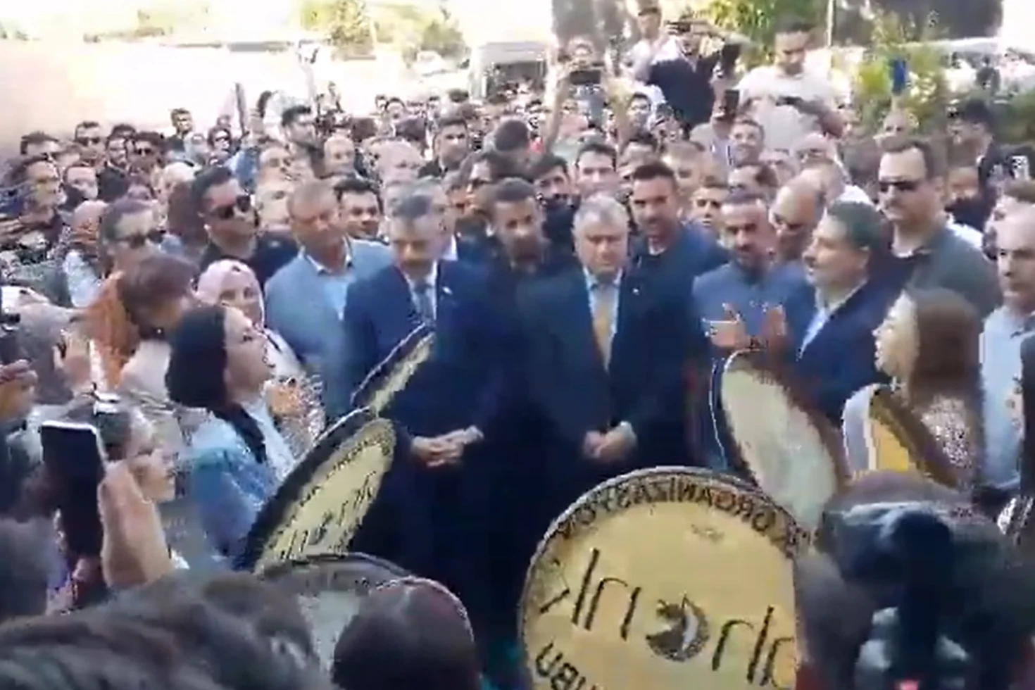Tarihi Mac Oncesi Sicak Karsilama Sehir Bakanlari Bagrina Basti 20150270 54 Jpg