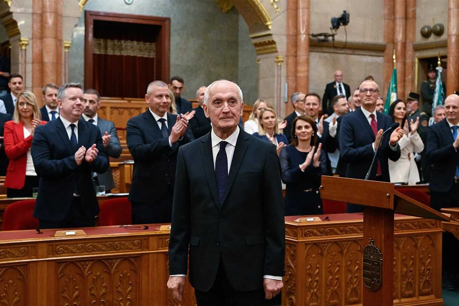 Orban’ın tasfiye ettiği isim geri döndü: Macaristan’da yeni Cumhurbaşkanı Andras Baka oldu