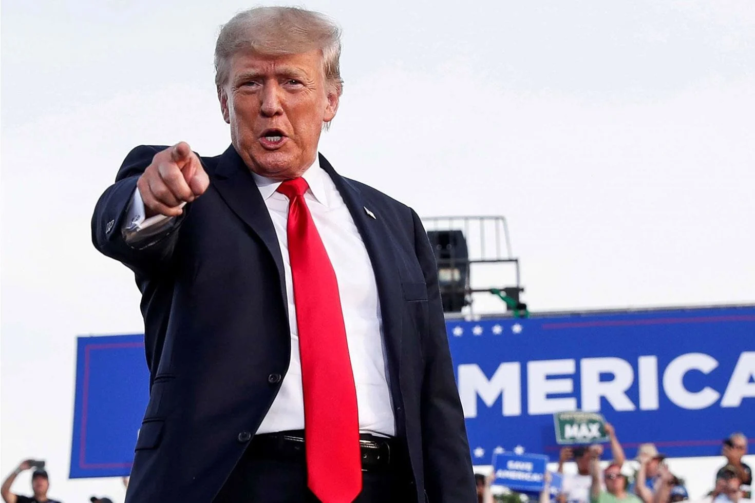 Trump, Kanada’ya yönelik otomobil ve kamyon tarifelerinin yüzde 50’ye yükseltileceğini açıkladı