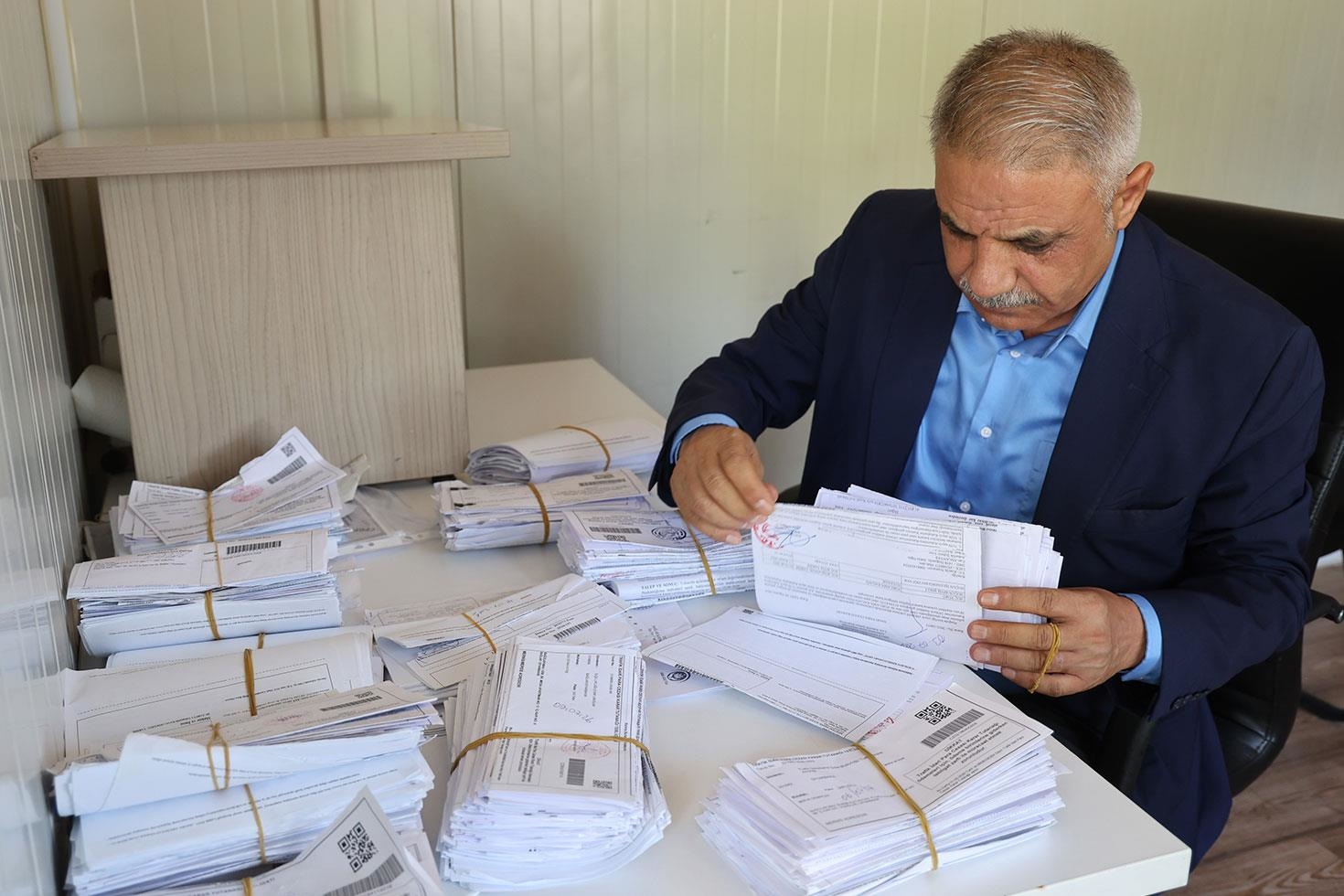 Türkiye’nin en büyük mahallesinin muhtarı, boşanma tebligatlarına dikkat çekti