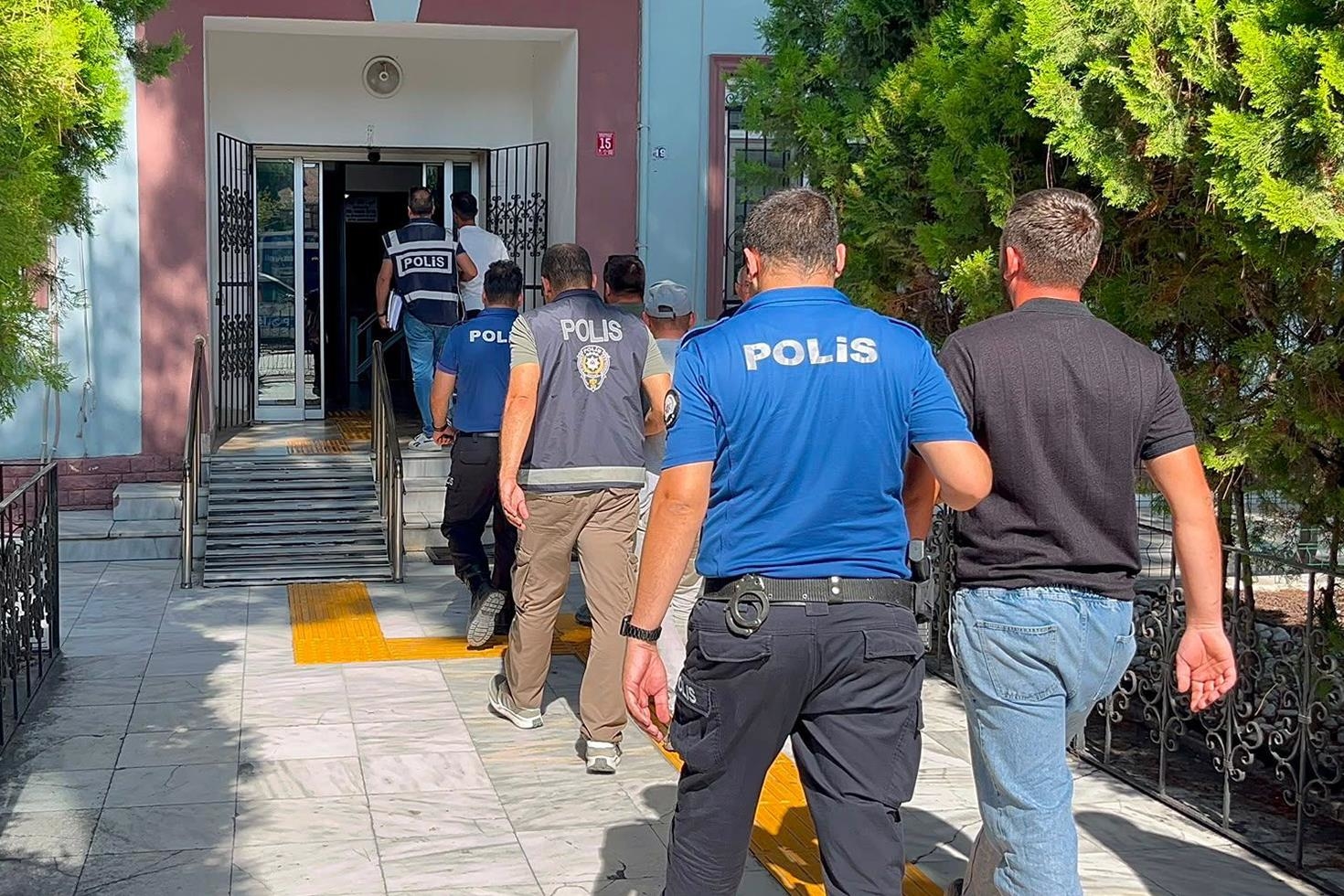 Uygulama noktalarını ifşa eden şüphelilere operasyon: 7 gözaltı