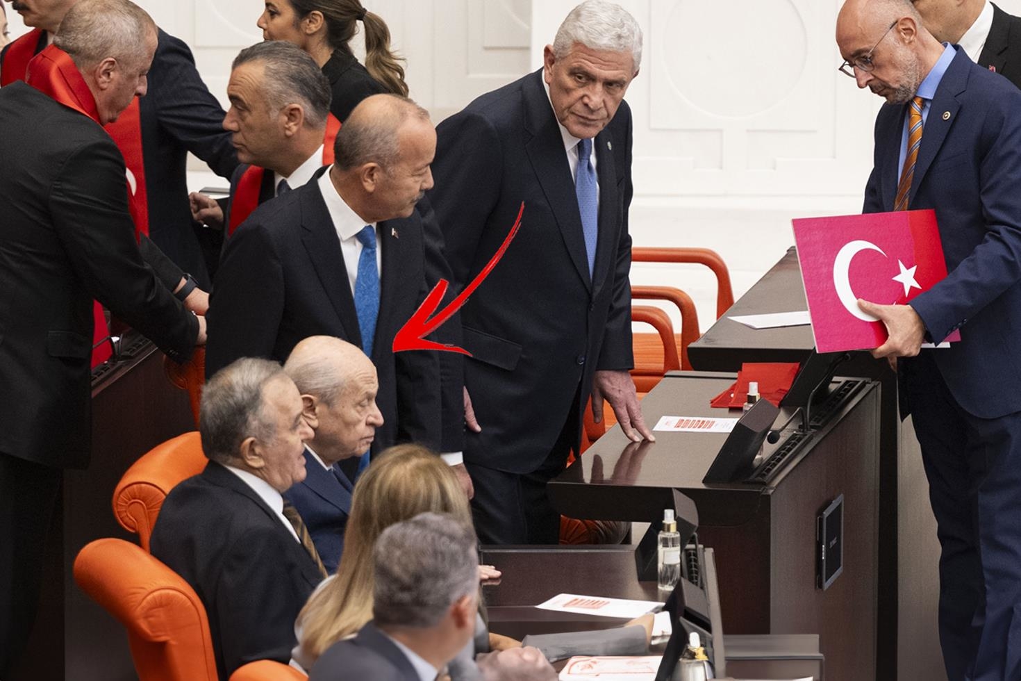 Yan Yana Oturdular Herkes O Hamleyi Bekledi 20132283 20 Jpg