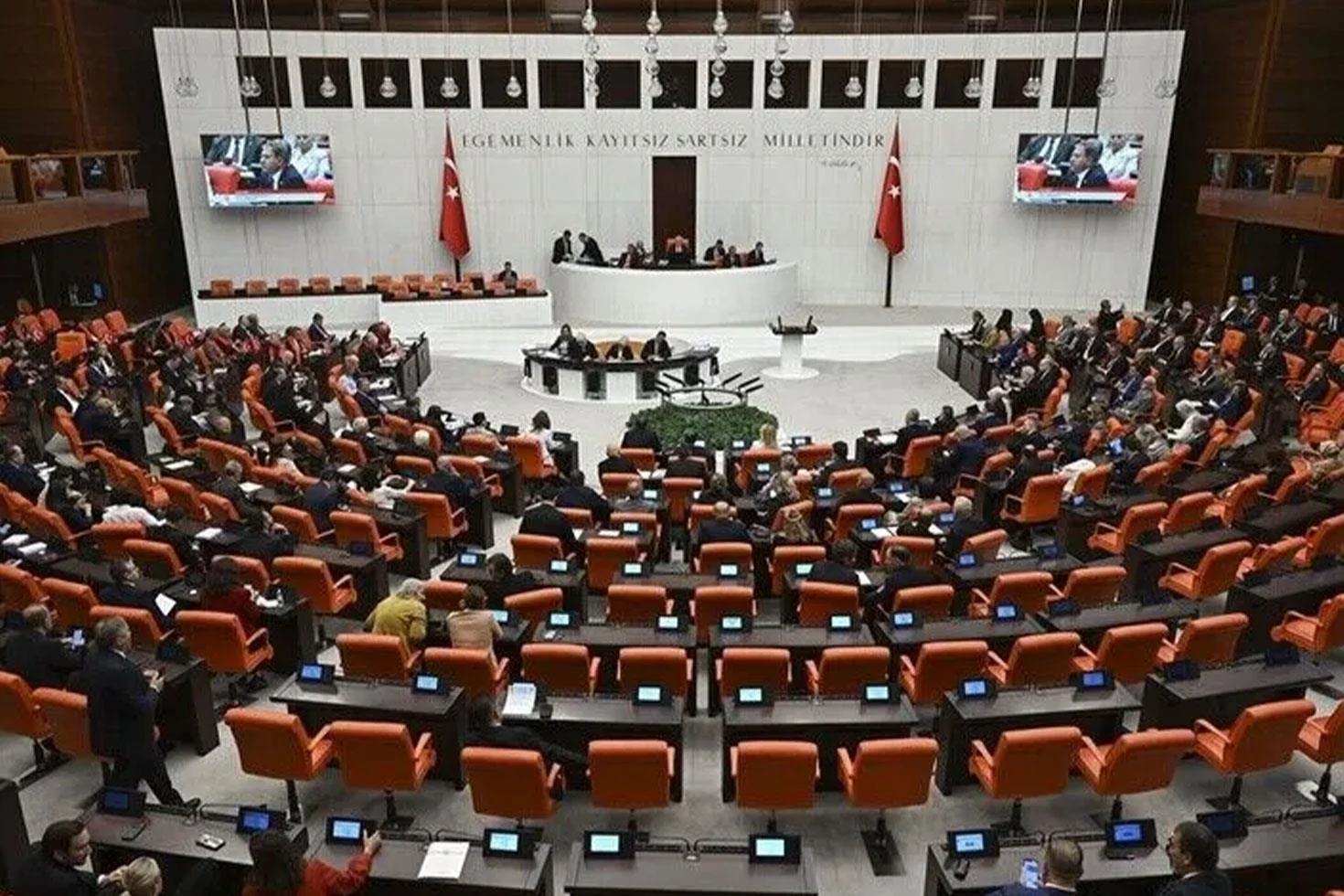 Muhalefette yeni ittifak trafiği: Fatih Erbakan, Mahmut Arıkan’ı ziyaret etti