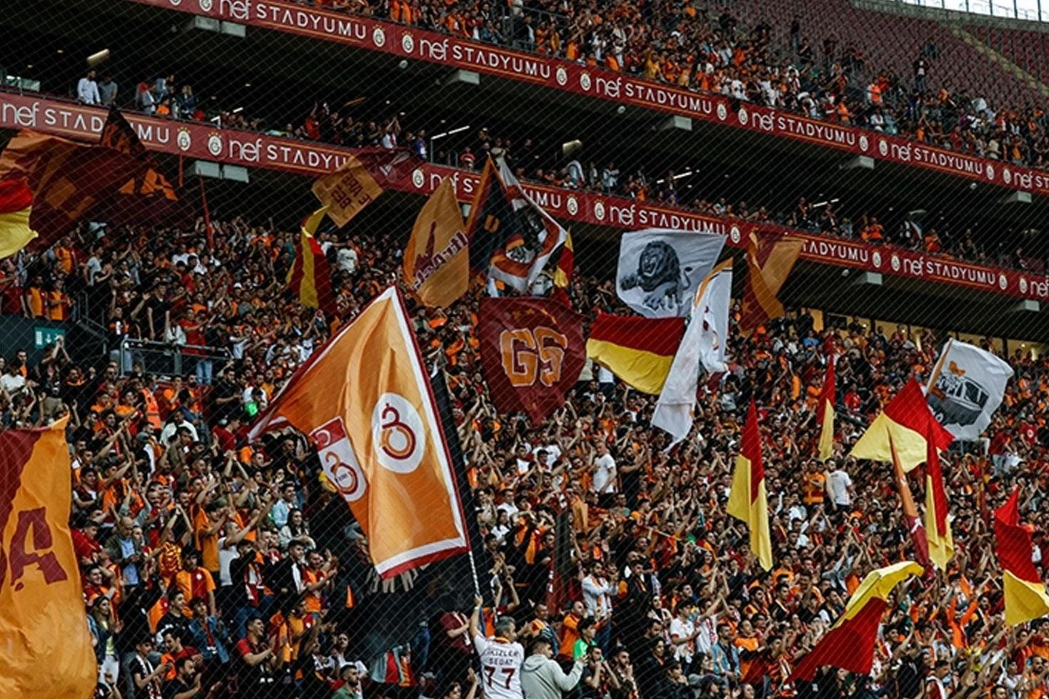 Galatasaray’da isyan! Tribünler maç sonu fena patladı