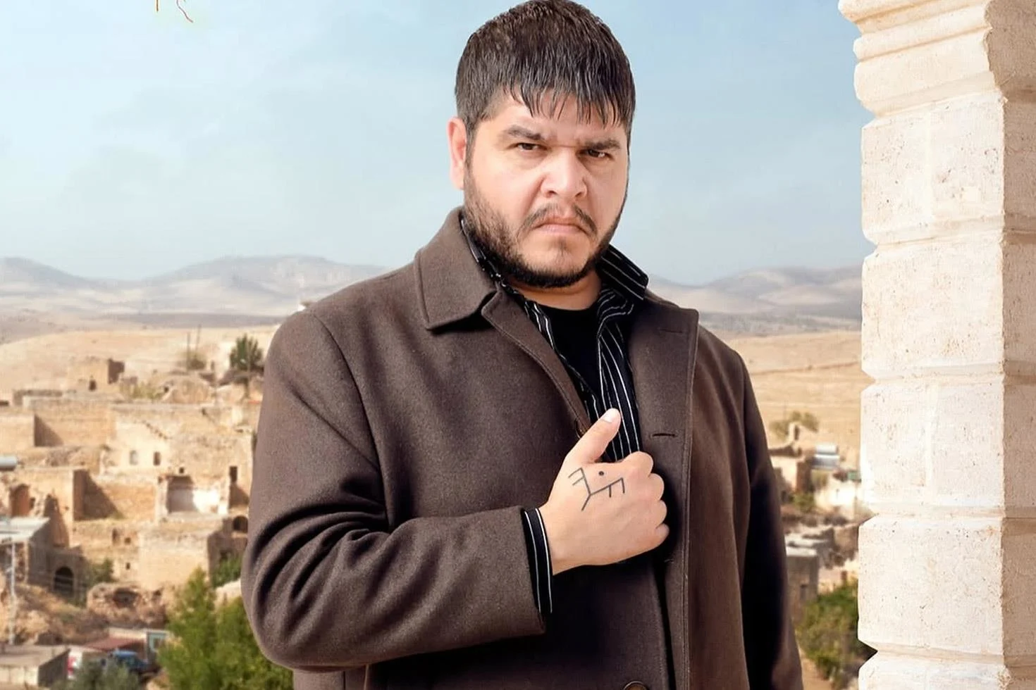 Yuzugu Takti Uzak Sehirin Kadirinin Sir Gibi Sakladigi Sevgilisi 20152335 43 Jpg