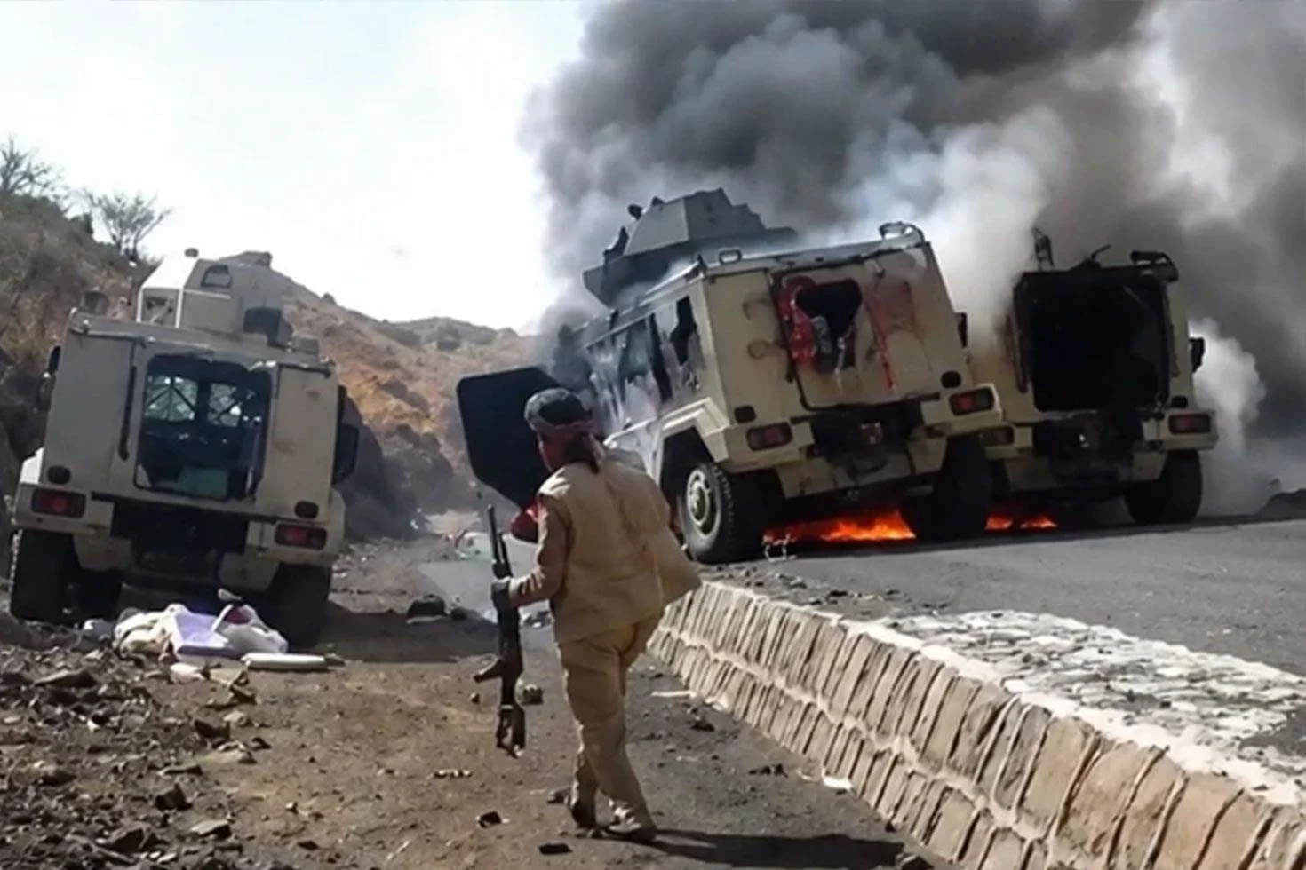 Yemen ordusu, Taiz’de stratejik mevziyi Husilerden geri aldı
