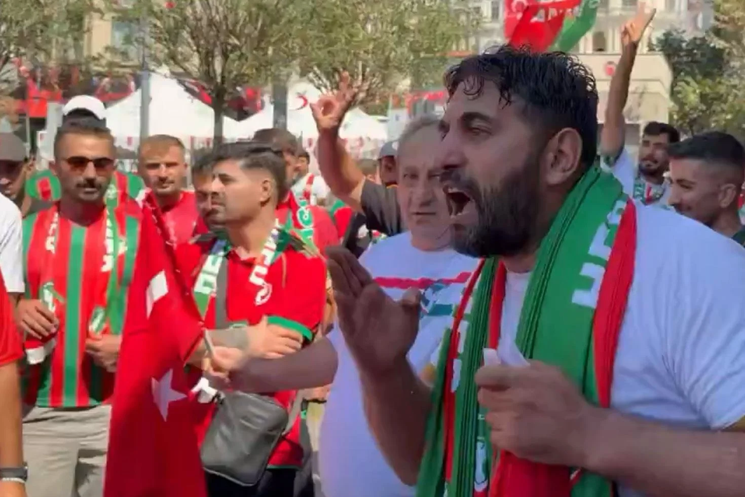 Amedspor taraftarından maç öncesi olay sözler: Keleşle gideriz