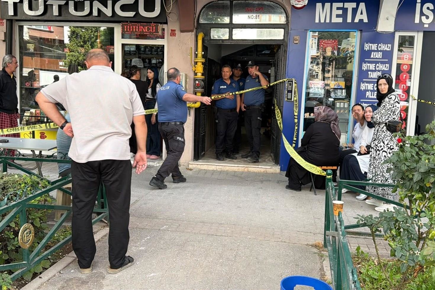 Eskişehir’de en üst katta yaşayan adam binanın zemin katında ölü bulundu