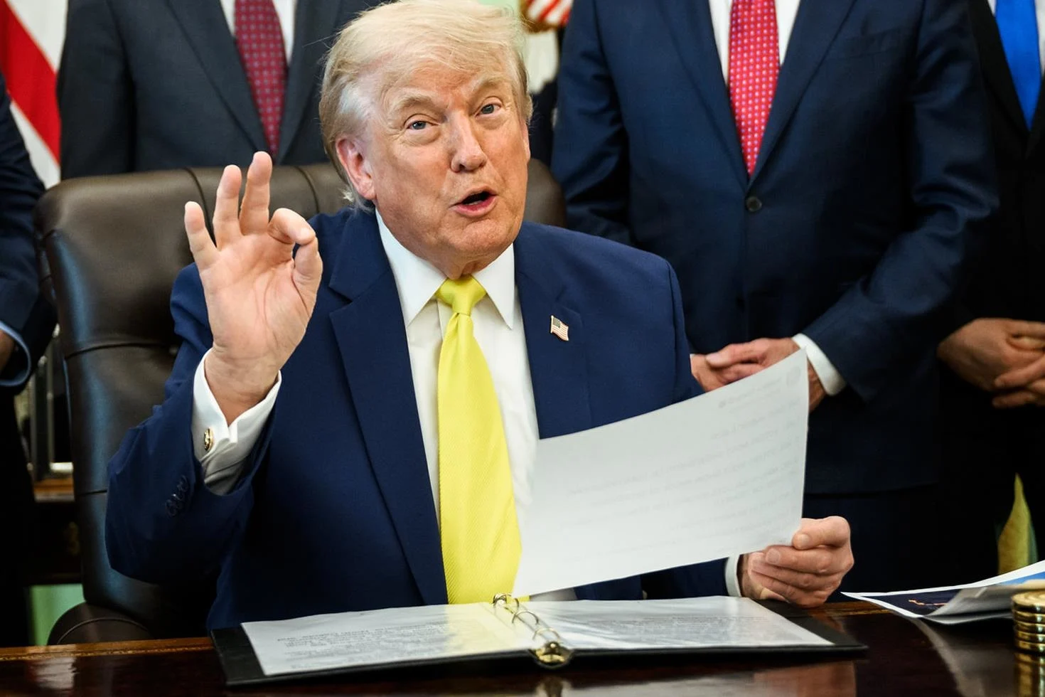 Trump’ın yeni saçları şaşkına çevirdi! Alışılmış sarı saçları bir anda kahverengiye döndü