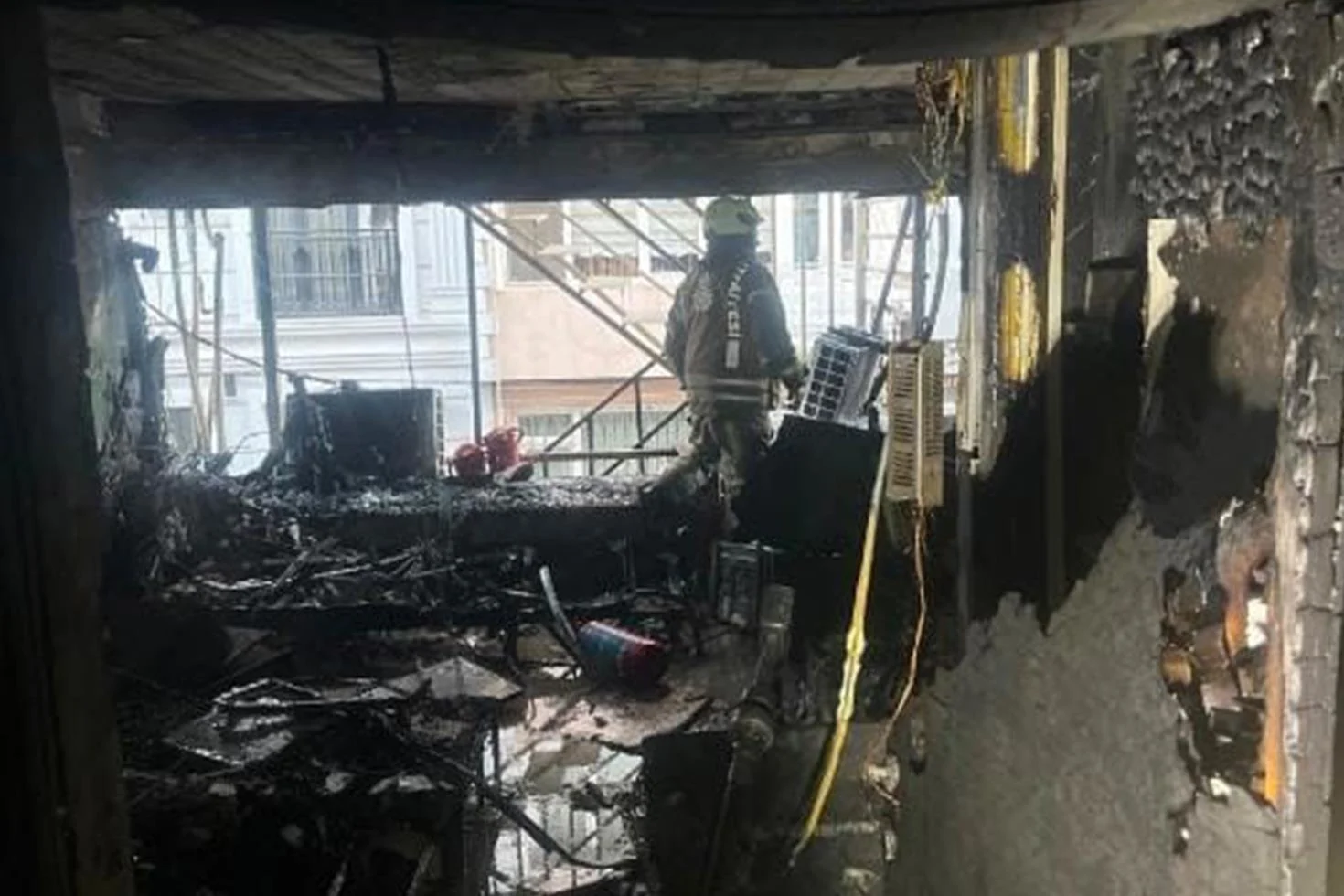 Bakırköy’de otelde yangın: 12 yaralı