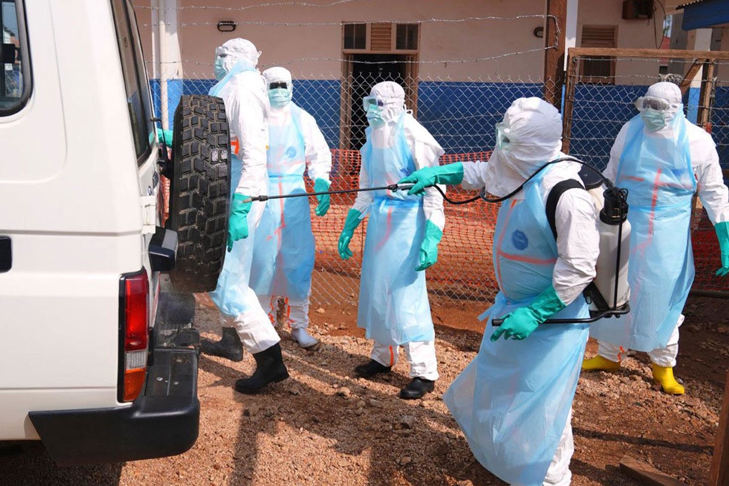 Salgın kabusu geri döndü! Ebola, koronadan bile hızlı yayılıyor