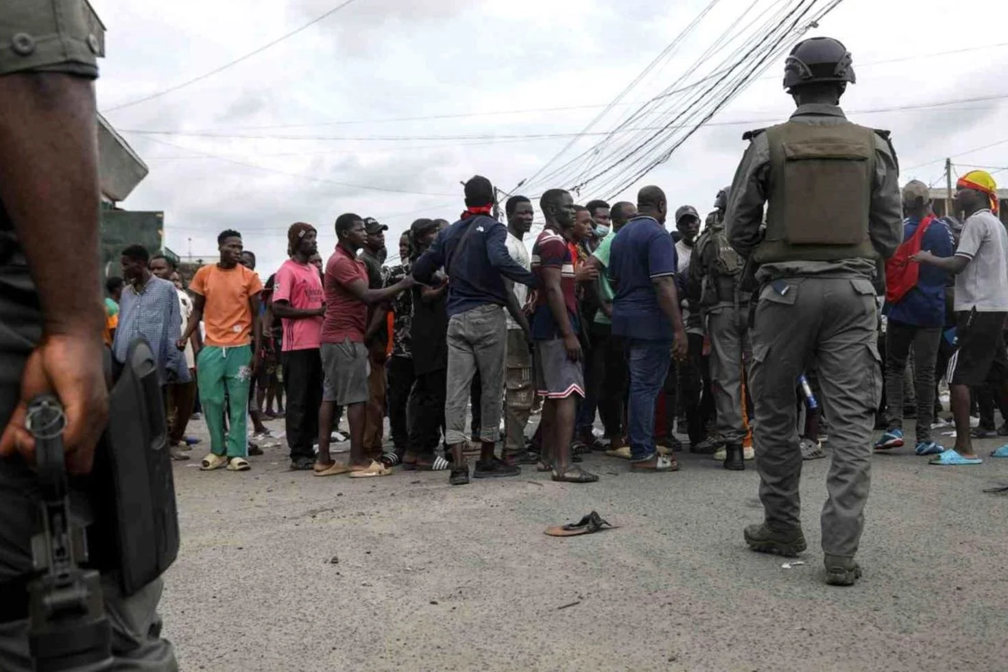 Kamerun’da akıllara durgunluk veren olay! 1 polis öldürüldü, 6 öğretmen kaçırıldı