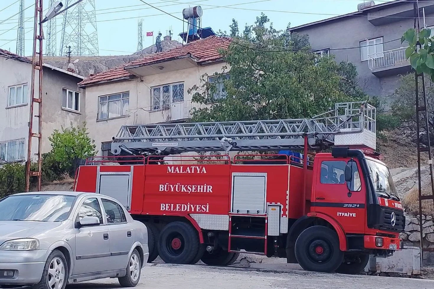 Emekli öğretmenden kahreden haber! Komşular ihbar edince korkunç gerçek ortaya çıktı