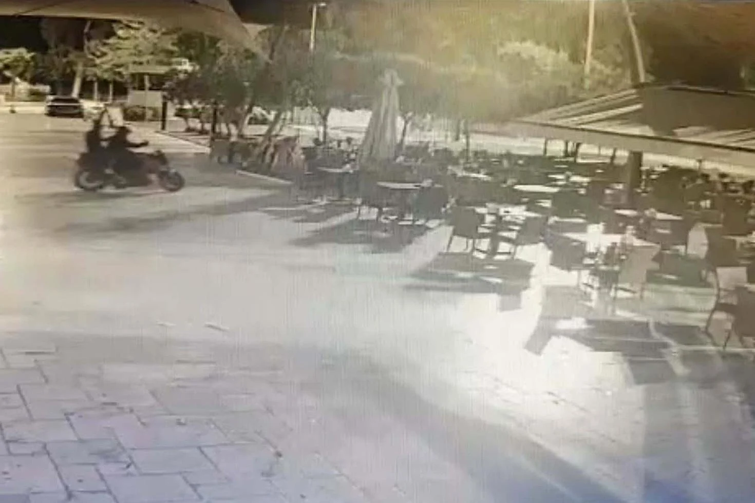 Once Baskanin Aracini Simdi Belediyenin Kafesini Hedef Aldilar 20206353 21 Jpg