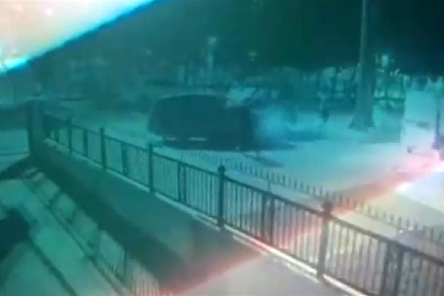 Keçiören’de polis aracına çarpıp kaçan sürücü yakalandı, evinde silah çıktı