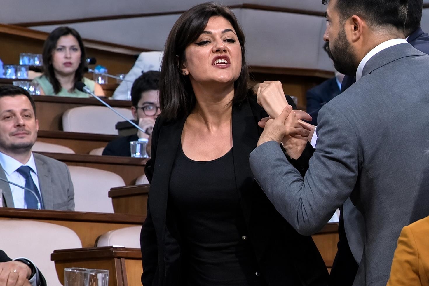İBB meclisinde CHP’li üyeye söylenen söz ortalığı karıştırdı: Kocan nerede?