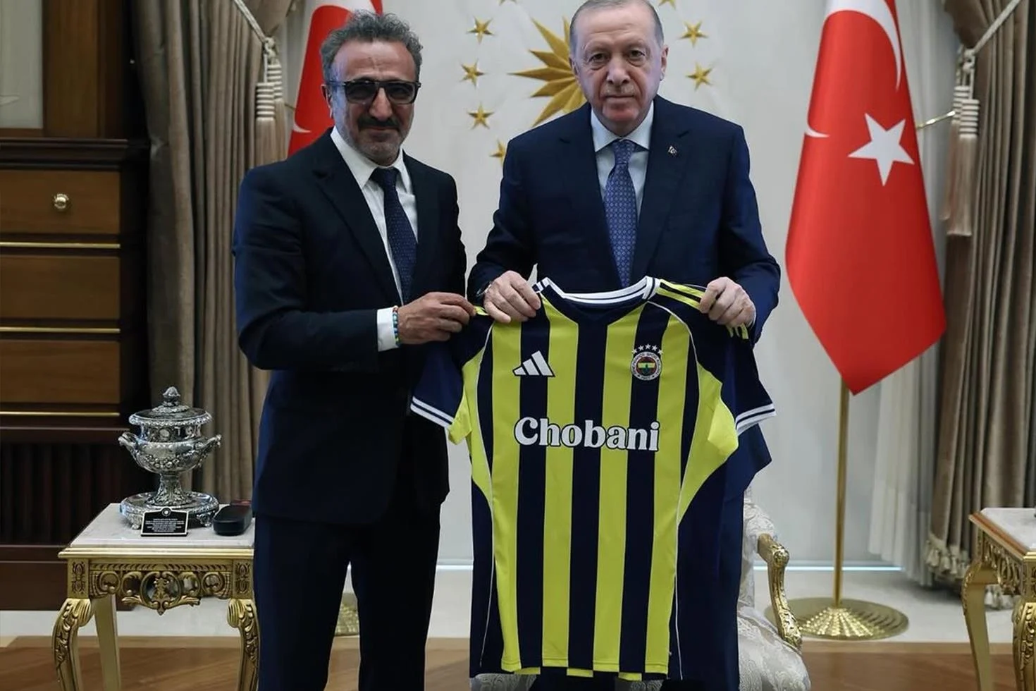 Ülkenin en zengin ismi Hamdi Ulukaya dünyaca ünlü markasını Türkiye’ye getiriyor