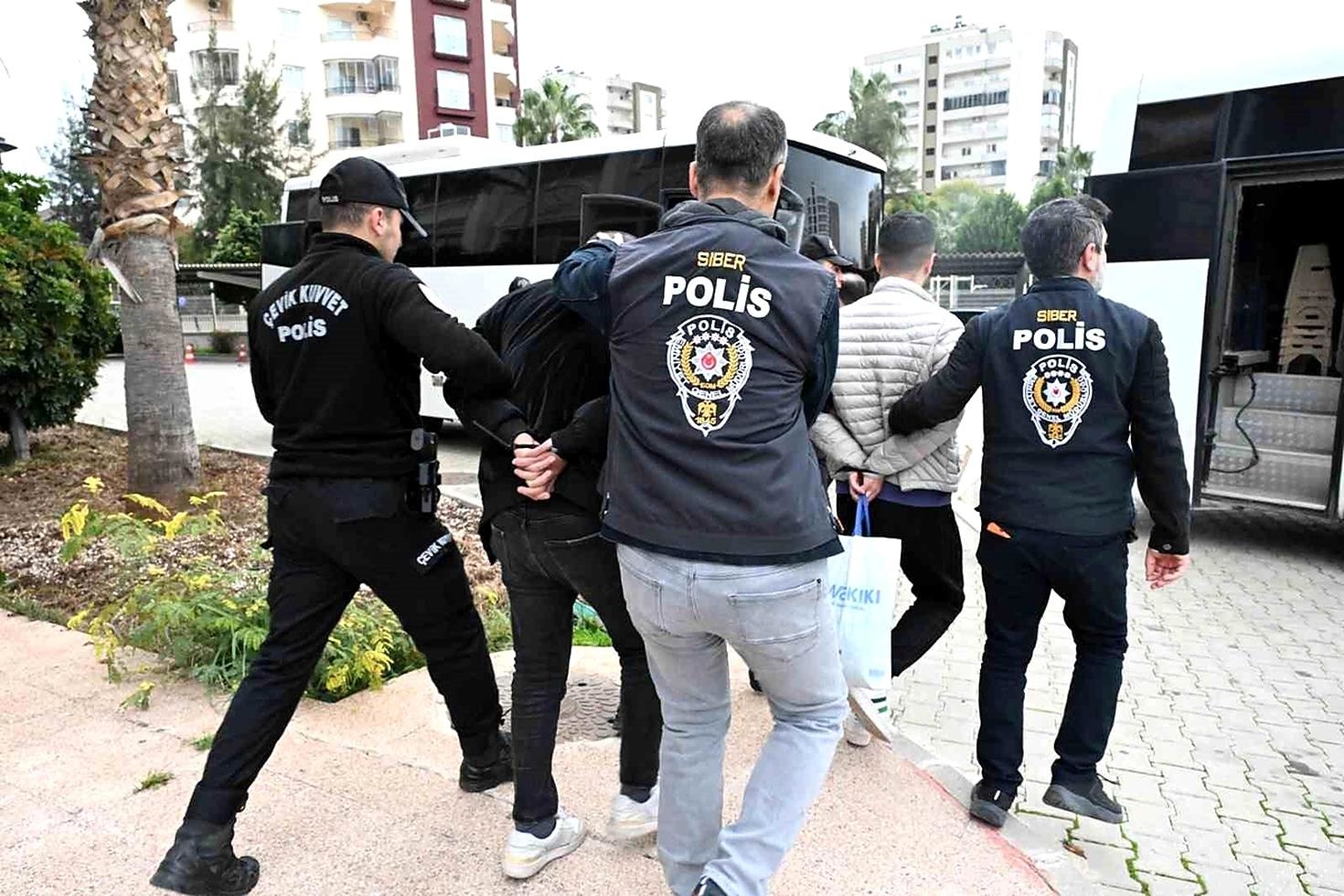 Mersin’de yasa dışı bahis operasyonunda 42 şüpheli gözaltına alındı